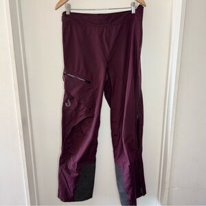ISIS Electra Ski Winter Outdoor Pants Beet Color Women’s Size 6 Snowboard EUC